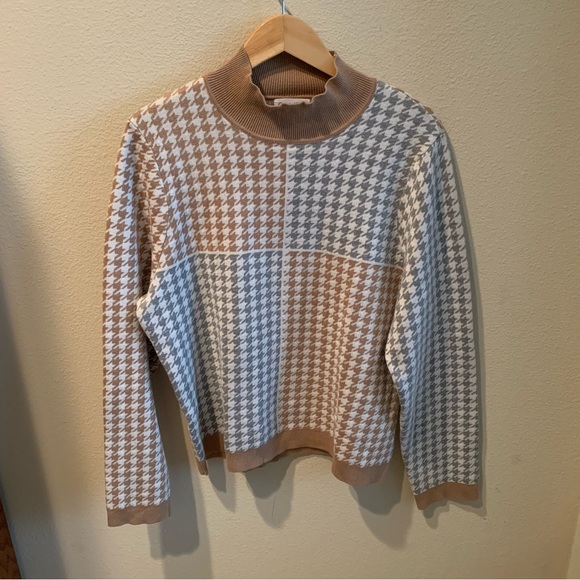 Calvin Klein Mock Neck Cream and Gray Sweater - Picture 1 of 5